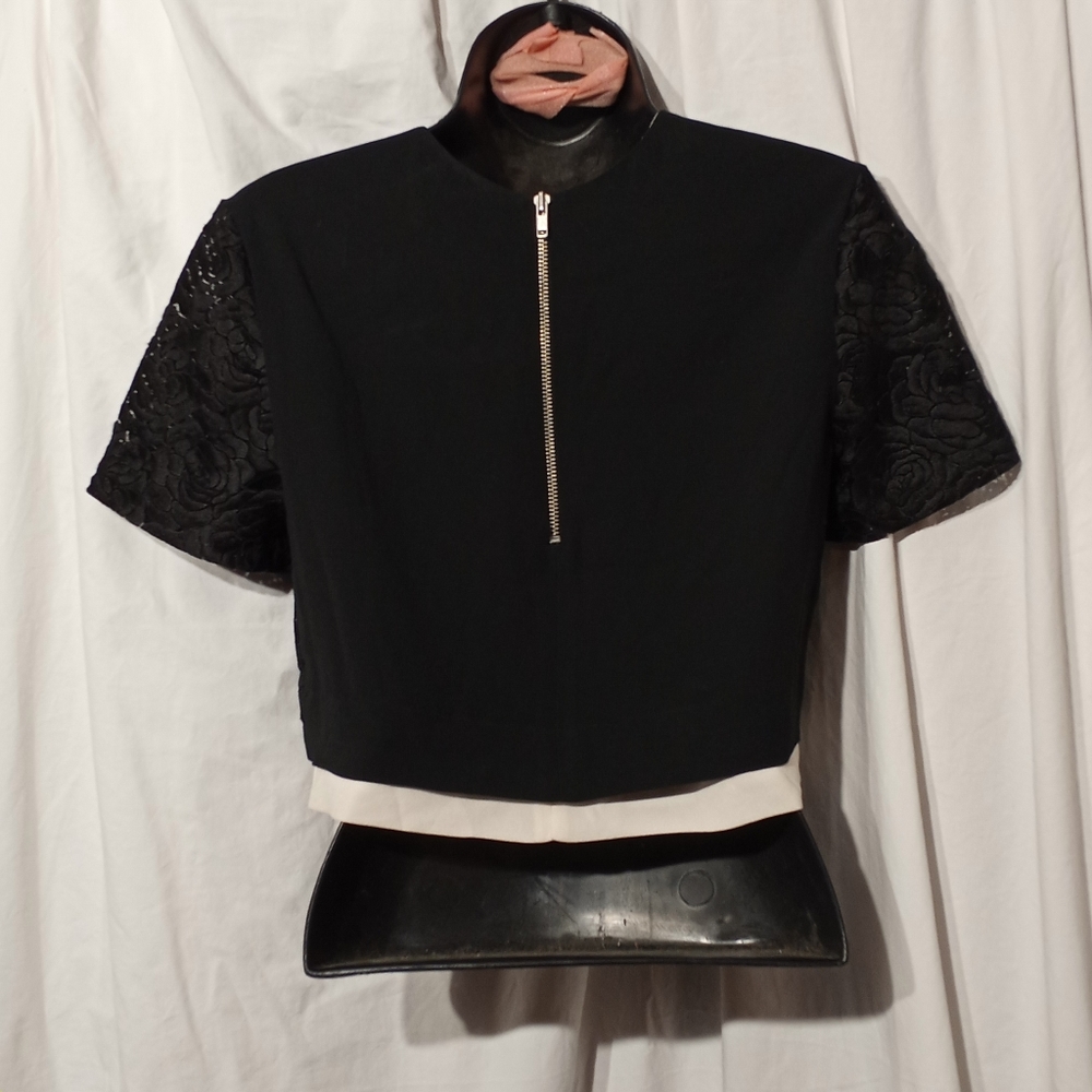 A.L.C. 2-Layer (Cream Silk/Black Lace Overlay) Short Sleeve Cropped Top, Size 0 - Picture 4 of 4